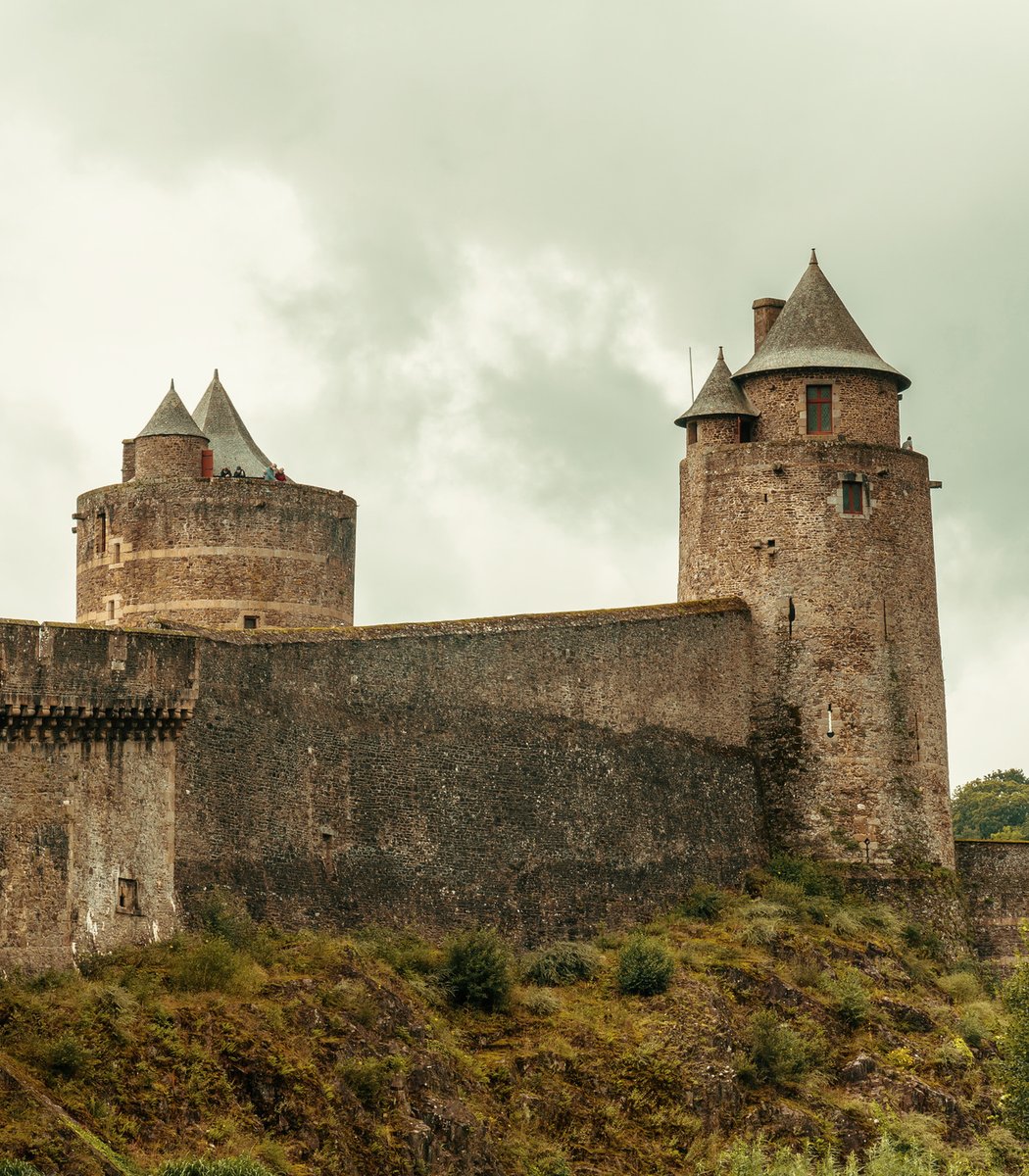 World_Harmony_'s tweet photo. Castle of Fougères - Brittany, France

One of Europe's largest medieval fortresses.
First a defensive bastion for the former Duchy of Brittany, guarding the frontier with France.

The original wooden castle was destroyed by Henry II of England in 1166. 

Then rebuilt in stone. https://t.co/WwS4EsmReD