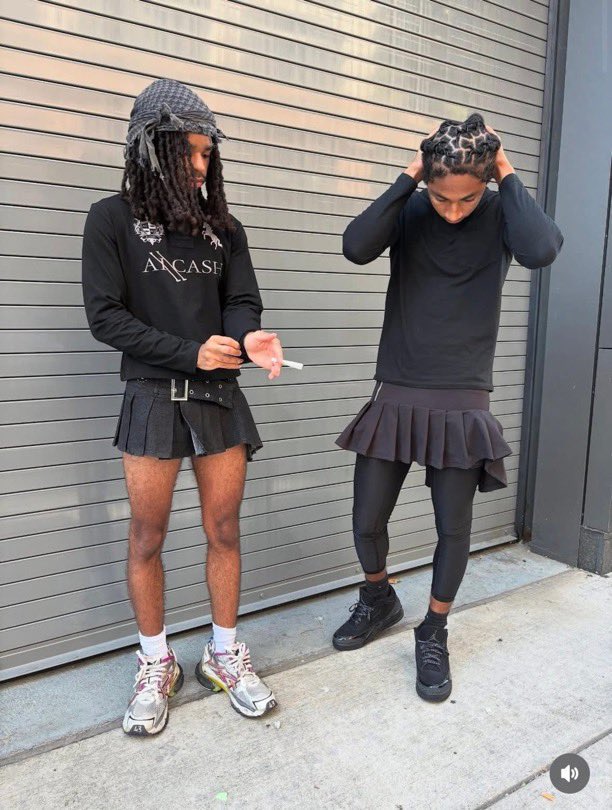 MischiefHub's tweet photo. Supposedly he made this skirt, if so this is great marketing. Even though a nigga wearing a skirt is lowkey wild. But it’s still great marketing considering it got way more attention this way. https://t.co/49ymIfvjKe