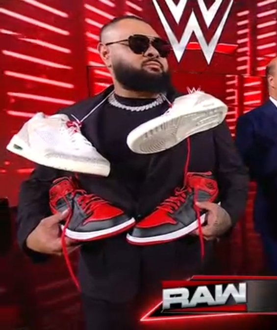 BRO THIS GUY ISN'T SERIOUS 😭😭

#WWERAW