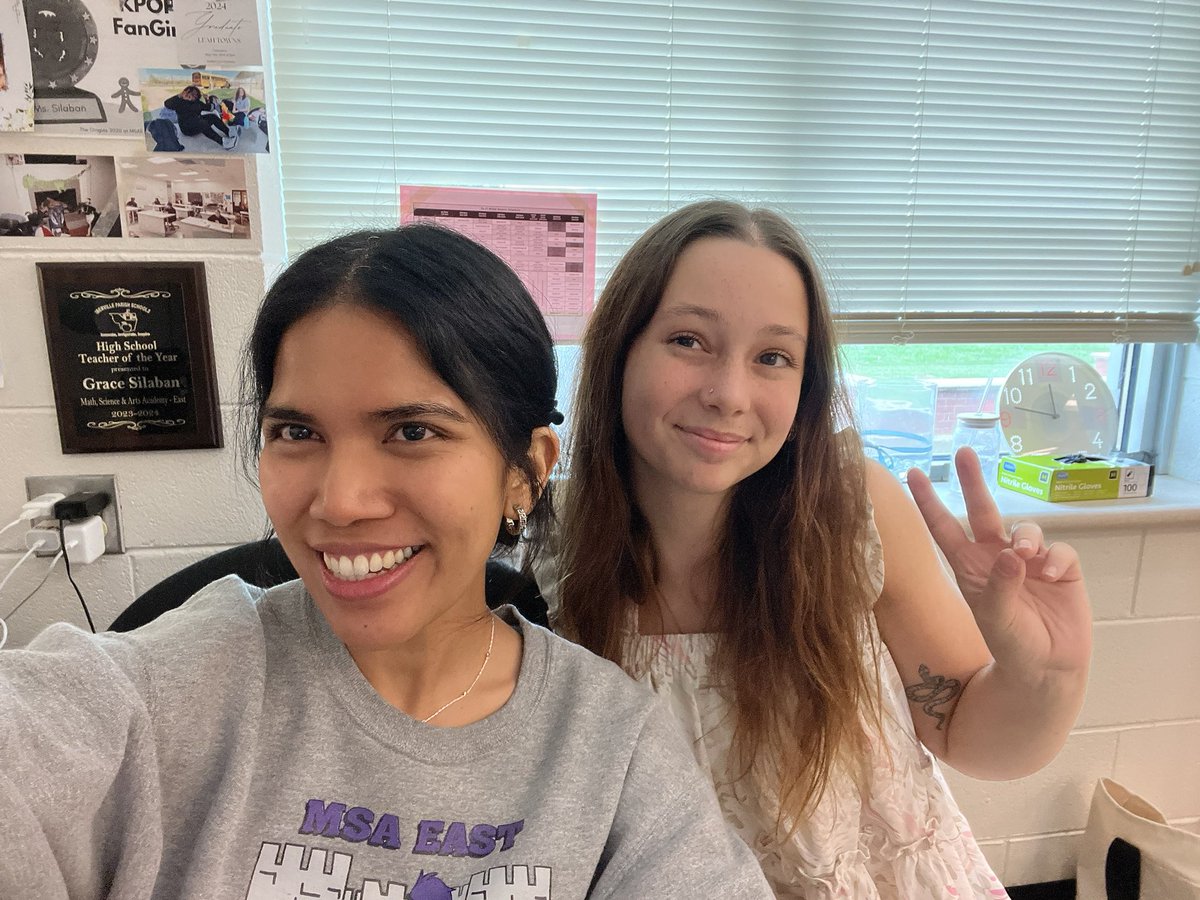 MSAEastKnights's tweet image. Our 9th grade Geometry students kicked off the year by completing their Social Contract—and they did it with enthusiasm!

Plus, here’s a great selfie of Ms. Silaban with her LSU student resident, Ms. Gen. #FuelTheKnight #MSAEast #GeometryInAction #SocialContract #TeacherResident