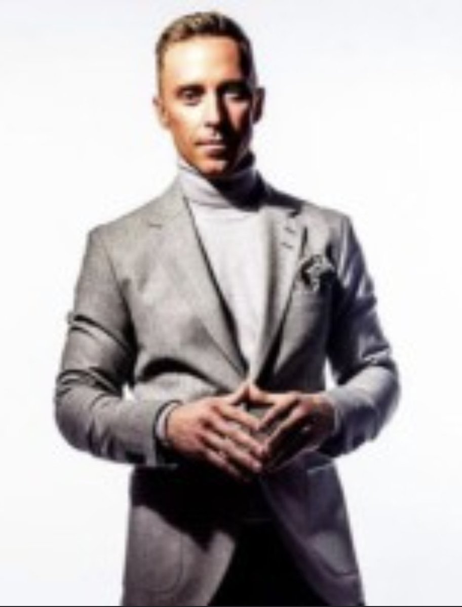 TavaRosborough's tweet photo. @VikingsfanEDM @SimonSaysBTC @cellocapital @Shrimp_a_Whales @tavabtc only a matter of time before the new burner comes out. Guess he got a little bothered under the turtleneck https://t.co/6c7slLTodm