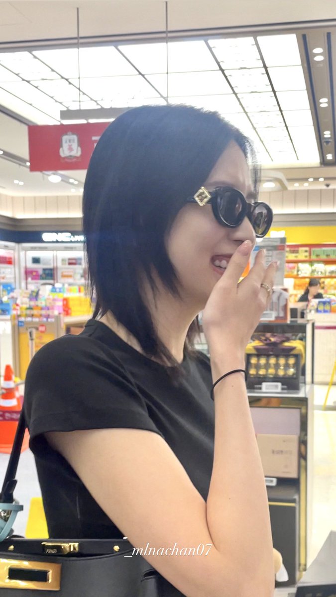 minarihourly's tweet photo. #MINA ♡ #미나 ♡ #ミナ ♡ @JYPETWICE 🐧 https://t.co/alowQOSE4I