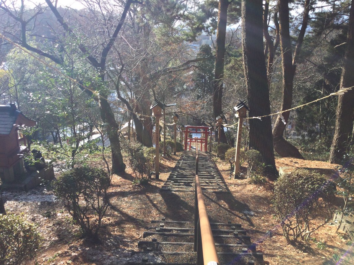 #もりおかかいうん神社　#金植神社　#岩手旅行
本殿を参拝した後、奥に続く道があったので少し散歩して
みます🚶‍♀️
金植神社⛩。金運が高まりそうですね💴
そんな欲望を抱きつつ（笑）
ここで出会った縁と感謝を伝えたいと思います😀
お参り後、振り返ると絶景が待っていました。
ありがとうございます♪