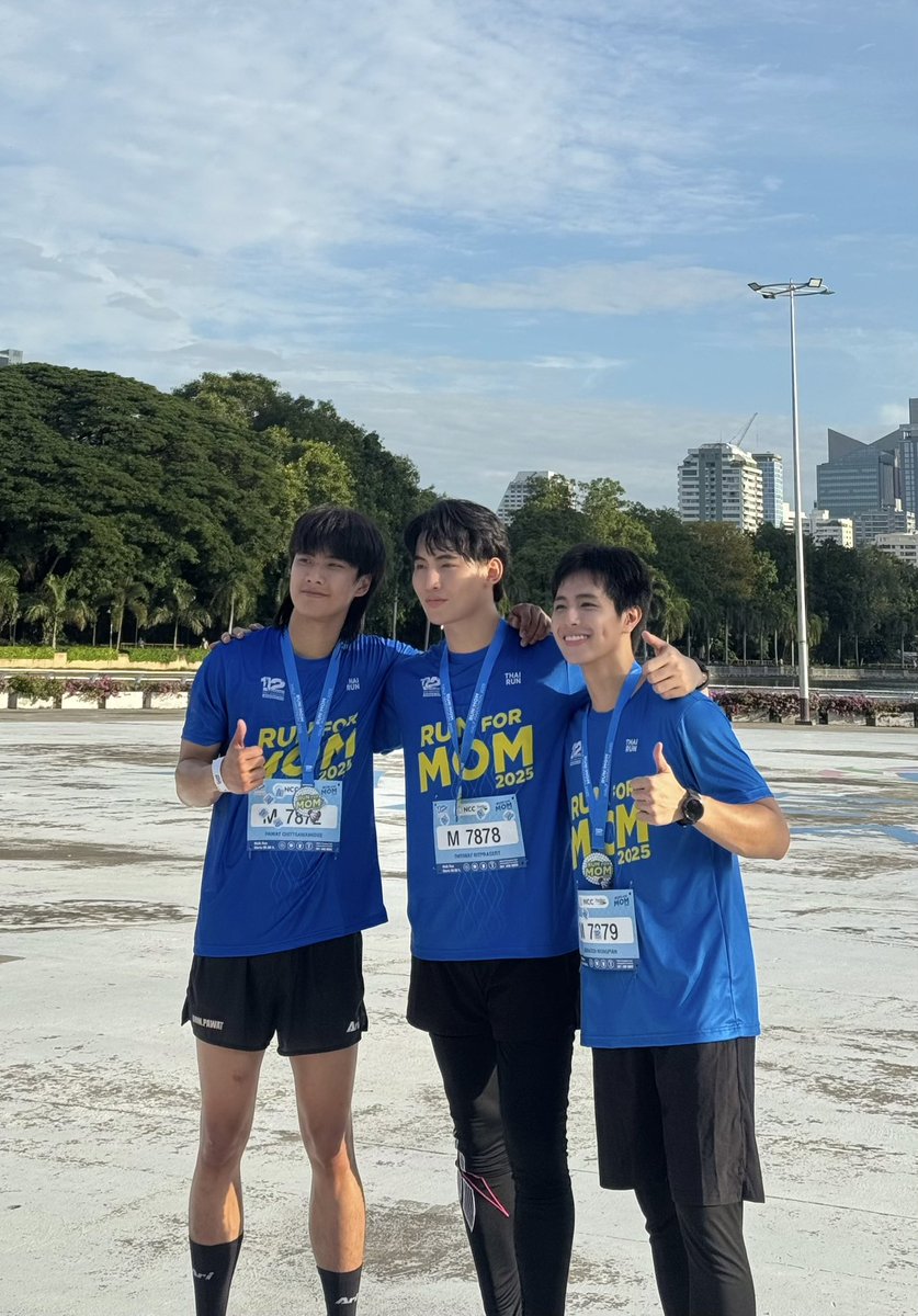 newsinfinity1's tweet photo. Double  Ohm &amp; Flukejeee #12AugustHalfMarathon #ohmpawat #OhmThitiwat #Flukejeee https://t.co/Z5NOUGzNIJ