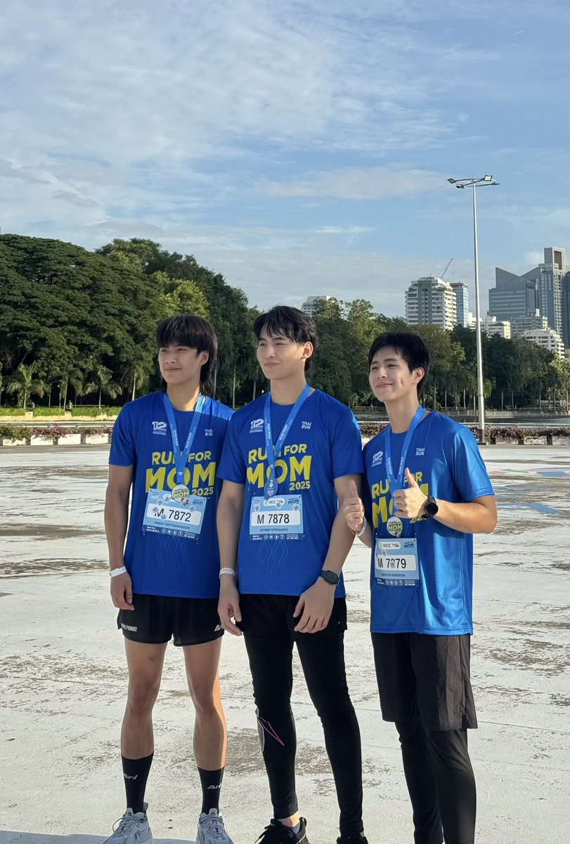 newsinfinity1's tweet photo. Double  Ohm &amp; Flukejeee #12AugustHalfMarathon #ohmpawat #OhmThitiwat #Flukejeee https://t.co/Z5NOUGzNIJ