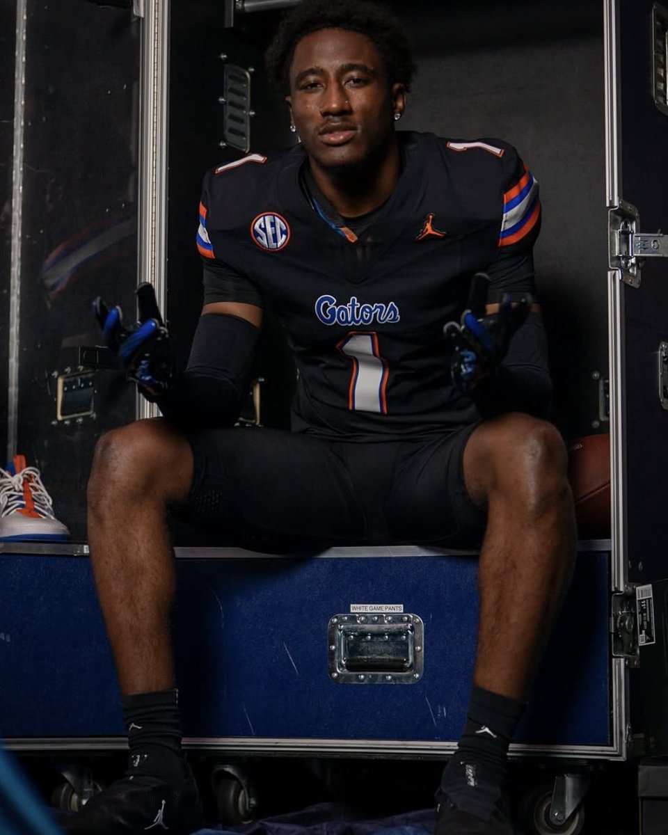 2026 4 ⭐️ ATH Davian Groce has committed to the Florida Gators!

- 6’1” 190 pounds 
- Lone Star HS | Frisco, TX
-29 offers | Finalist: UF, Oklahoma, Baylor, Houston
- 2024 stats: 11 games, 58 rushes, 687 yards, 11.8 avg, 7 TD, 43 catches, 702 yards, 16.3 avg, 5 TD