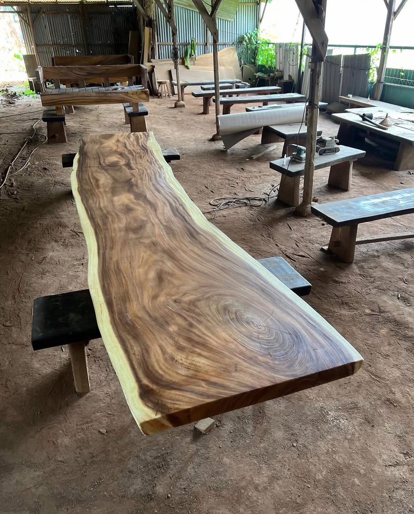 ArsonMarc's tweet image. Solid Table Top 

Size: 500 x 110/95 x 8cm

Multiple slabs in stock.  
Choose wooden or metal legs. Custom chairs/benches available.  

Retail &amp;amp; Wholesale | Worldwide Shipping  

DM for more info 

#liveedgetable #tabletop #furnituredesign #interiordesign #woodworking
