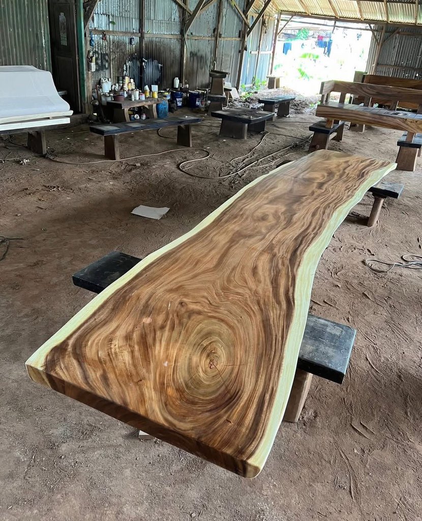 ArsonMarc's tweet image. Solid Table Top 

Size: 500 x 110/95 x 8cm

Multiple slabs in stock.  
Choose wooden or metal legs. Custom chairs/benches available.  

Retail &amp;amp; Wholesale | Worldwide Shipping  

DM for more info 

#liveedgetable #tabletop #furnituredesign #interiordesign #woodworking