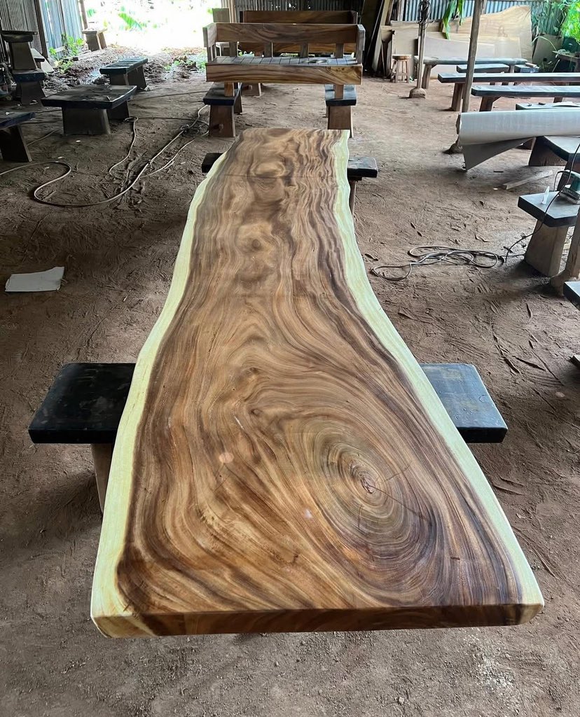 ArsonMarc's tweet image. Solid Table Top 

Size: 500 x 110/95 x 8cm

Multiple slabs in stock.  
Choose wooden or metal legs. Custom chairs/benches available.  

Retail &amp;amp; Wholesale | Worldwide Shipping  

DM for more info 

#liveedgetable #tabletop #furnituredesign #interiordesign #woodworking