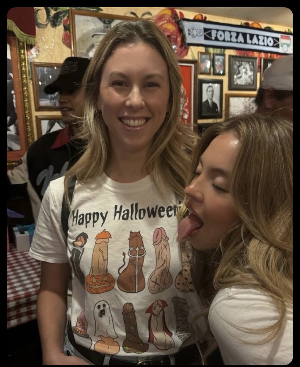 HDgravy's tweet photo. Sydney Sweeney, Hawktuah https://t.co/I1UCyCFyHc