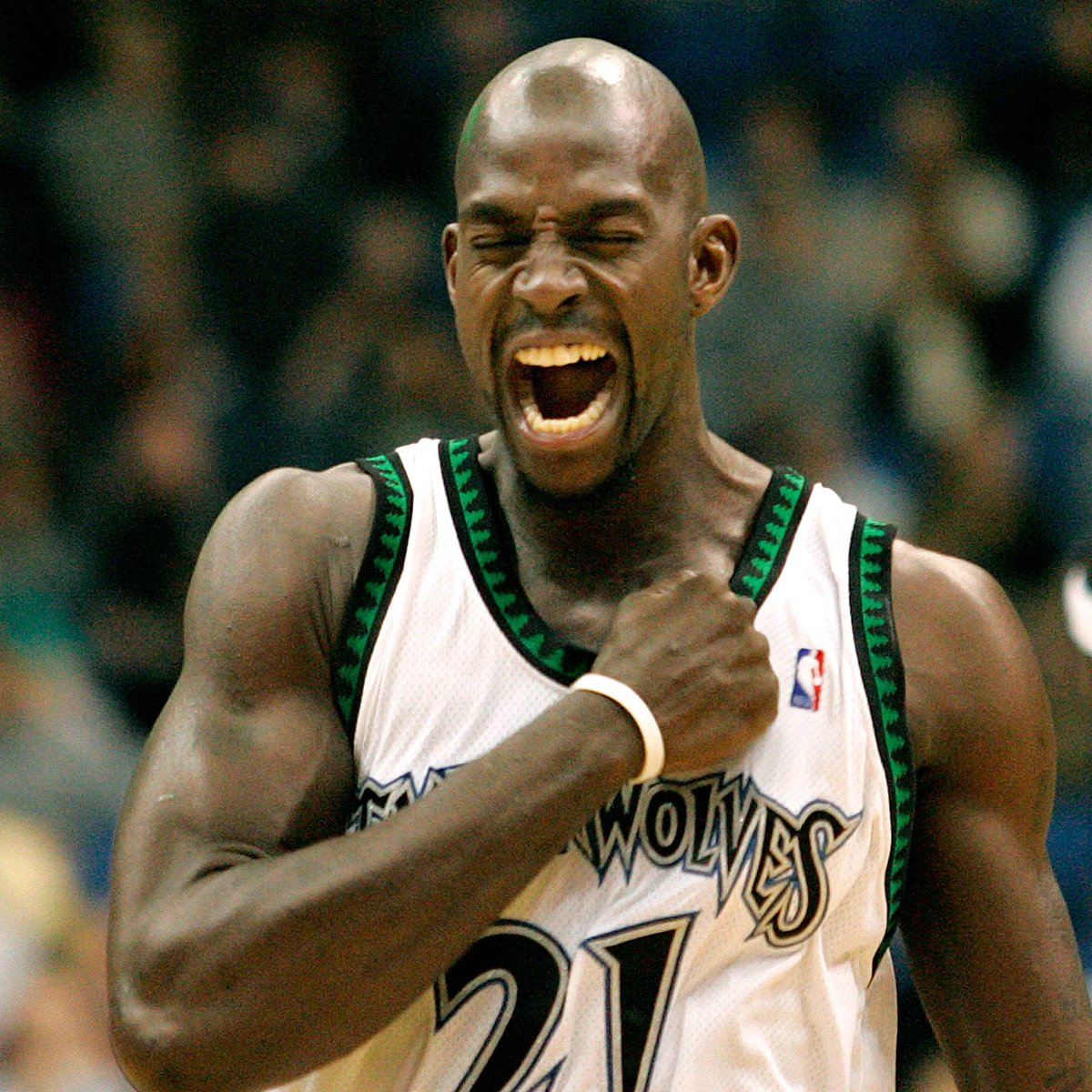 LegionHoops's tweet image. Kevin Garnett on Wemby:

“He Shammgod a n**** from the post. That was the craziest sh*t I’ve ever seen  big n**** do” 💀

(h/t @LeagueAlerts)