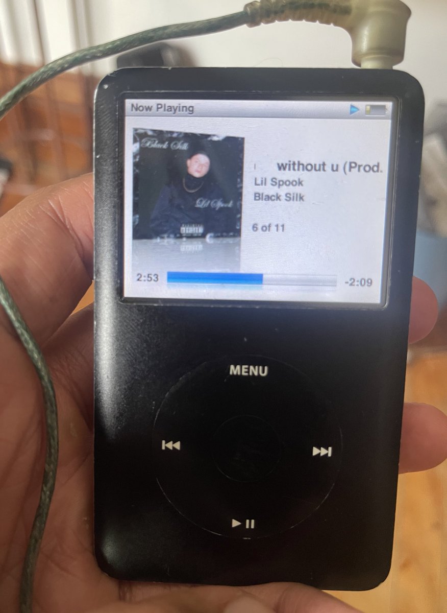 Uncovered my iPod from 2012. Battery is kinda meh, but I’m gonna do a few refurb on it. Also, this really was a different era. Only the classics.