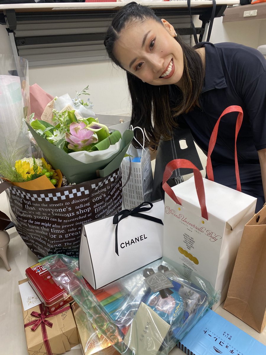 無事にいばら姫が終演いたしました事、ご報告させていただきます。たくさんの応援に本当に励まされました。幸せな時間をありがとうございました。また語ります！😝💕大和シティバレエの皆様、三夏先生、春美さんおめでとうございます❤️そして賢さん、後輩のりなちゃん、なほちゃんもありがと🥹💕