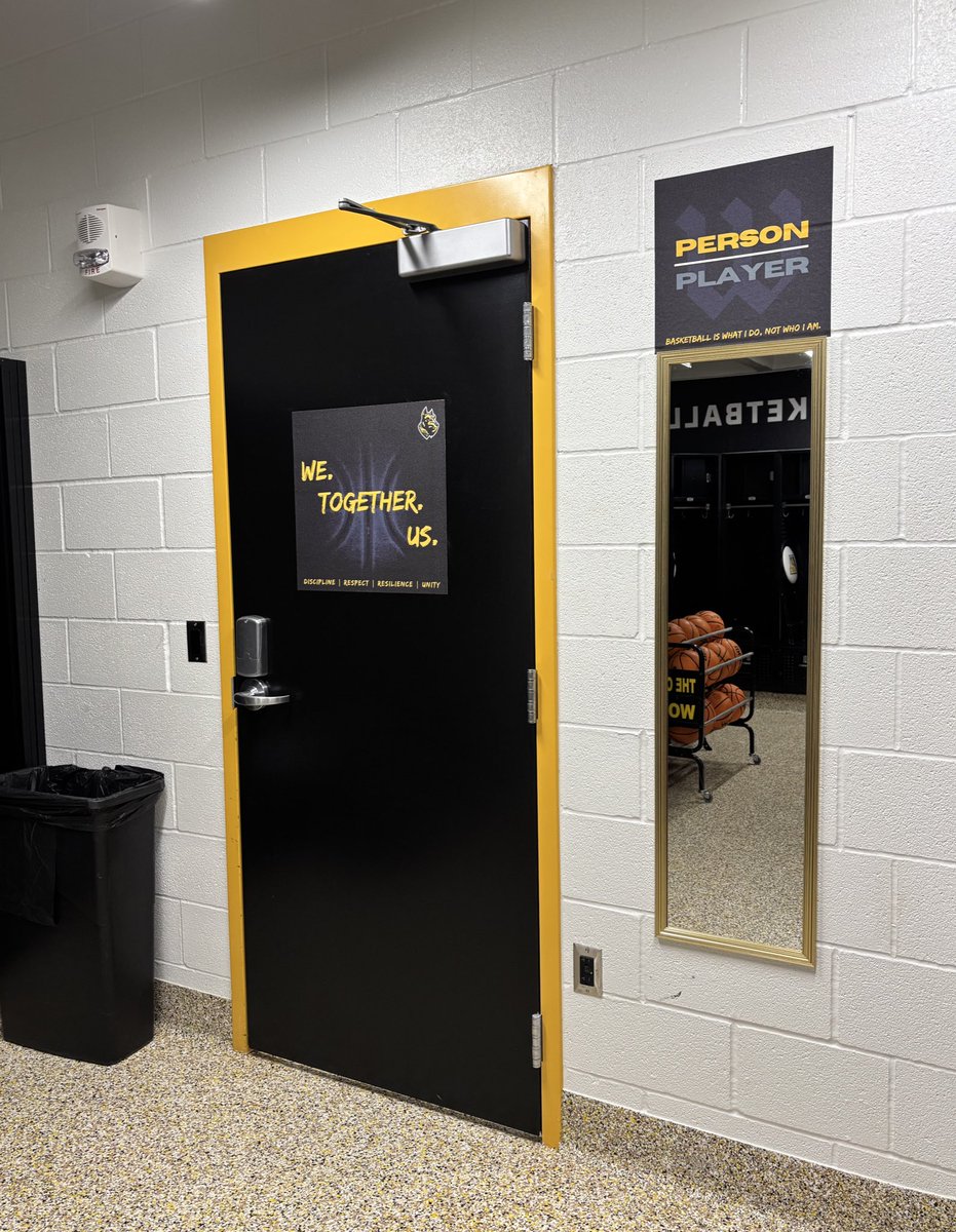 WoosterWBB's tweet photo. Locker room upgrades complete! 🤩😍 https://t.co/r47bQCndTM