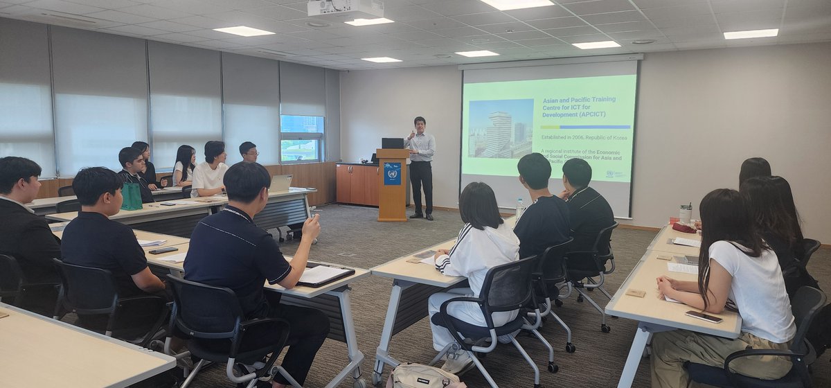 In celebration of International Youth Day, we were thrilled to welcome high school students from across Incheon to APCICT yesterday! 🙌. They explored how digital technology is shaping our future — and how they can be part of it. 🚀💡