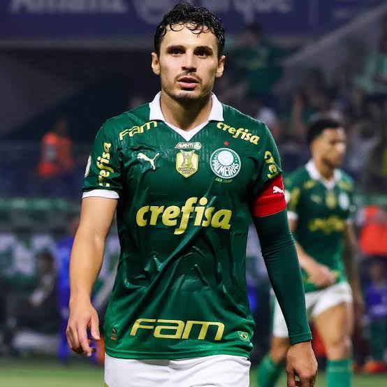 Oliveira32Pablo's tweet photo. Empresário do meia #RaphaelVeiga do #Palmeiras tem procurado clubes que estejam dispostos a apresentar uma proposta fixa.
O alviverde não aceita empréstimo, apenas venda.
A diretoria fala em algo próximo de €10 milhões.
Três times procuraram o meia:
#LAFC, #Toluca e #AlSaad. https://t.co/O3DyexwhFK