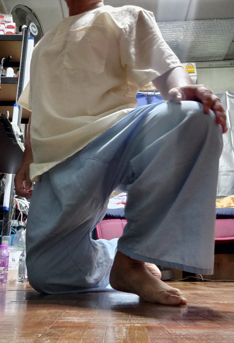LungmeeJ's tweet photo. ชุดที่ใส่นอน ใส่เล่น จนยับ 
เคยมีรีเควส ขอให้ใส่หลาย ๆ วัน ล่วงหน้า พอถึงวันนัดมา ลูกค้าขอสวมต่�� นอนฟินจู๋แข๋งโด่ บอกชอบชุดกุยเฮงเน่า ๆ แต่ยังไม่กล้าใส่ไปข้างนอก... เขิน

รีดน้ำให้เป้าเปียกแล้วพาไปเดินเล่นสวนสาธารณะสักรอบดีไหมล่ะ ฝึกใจ... 

ไม่ได้ ไม่ได้ เดี๋ยวเผลอชักว่าวในสวนอีก https://t.co/eutiVDYMha