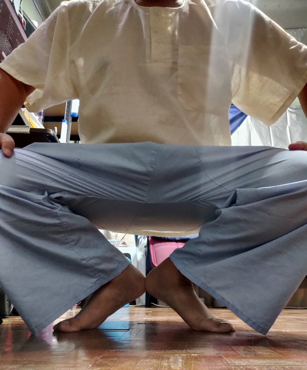 ชุดที่ใส่นอน ใส่เล่น จนยับ 
เคยมีรีเควส ขอให้ใส่หลาย ๆ วัน ล่วงหน้า พอถึงวันนัดมา ลูกค้าขอสวมต่อ นอนฟินจู๋แข๋งโด่ บอกชอบชุดกุยเฮงเน่า ๆ แต่ยังไม่กล้าใส่ไปข้างนอก... เขิน

รีดน้ำให้เป้าเปียกแล้วพาไปเดินเล่นสวนสาธารณะสักรอบดีไหมล่ะ ฝึกใจ... 

ไม่ได้ ไม่ได้ เดี๋ยวเผลอชักว่าวในสวนอีก