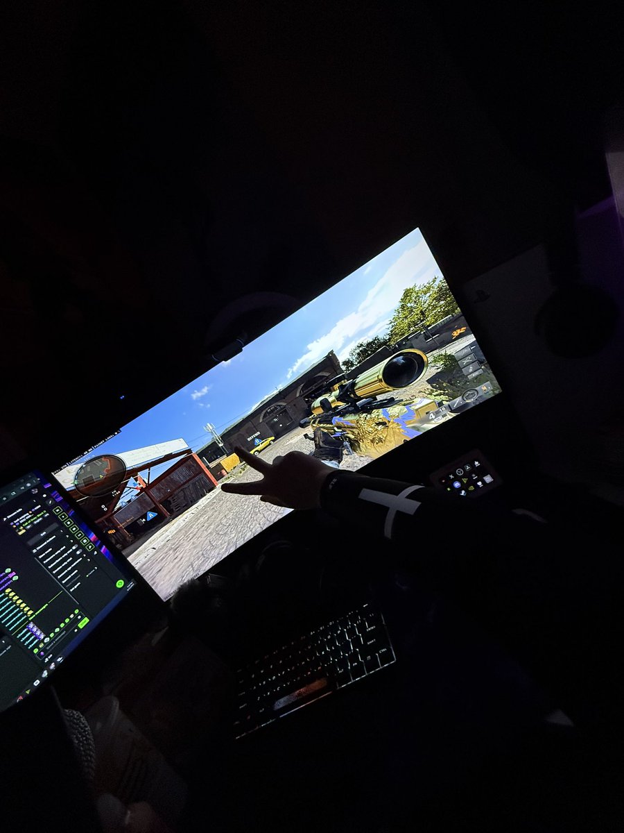 BoootyX's tweet photo. We live grinding sniping sniping sniping OT 🔥  What team y’all think picked me up 👀👀 #PickKick 
https://t.co/eZBHDQg98Y
https://t.co/eZBHDQg98Y https://t.co/QZykQyaQYw