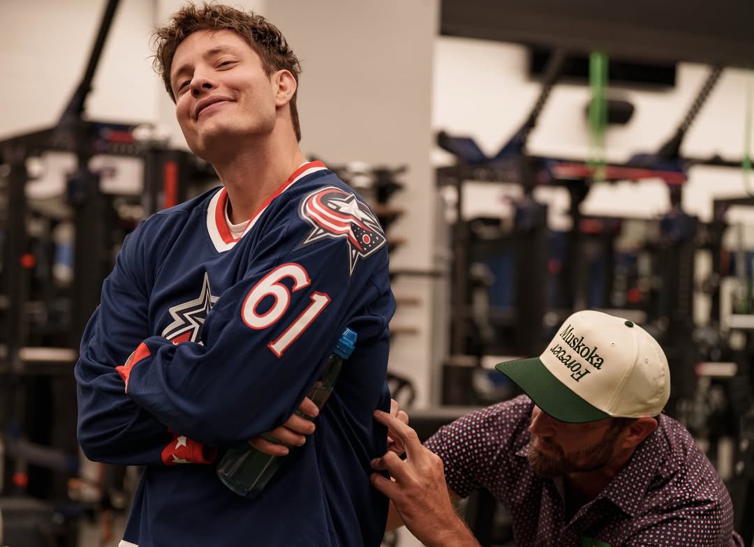 Ohio native Matt Rife performed standup at Nationwide Arena in a throwback Rick Nash sweater, and then got it signed by Nash after the show 🔥

(via <a href="/mattrife/">Matt Rife</a>)