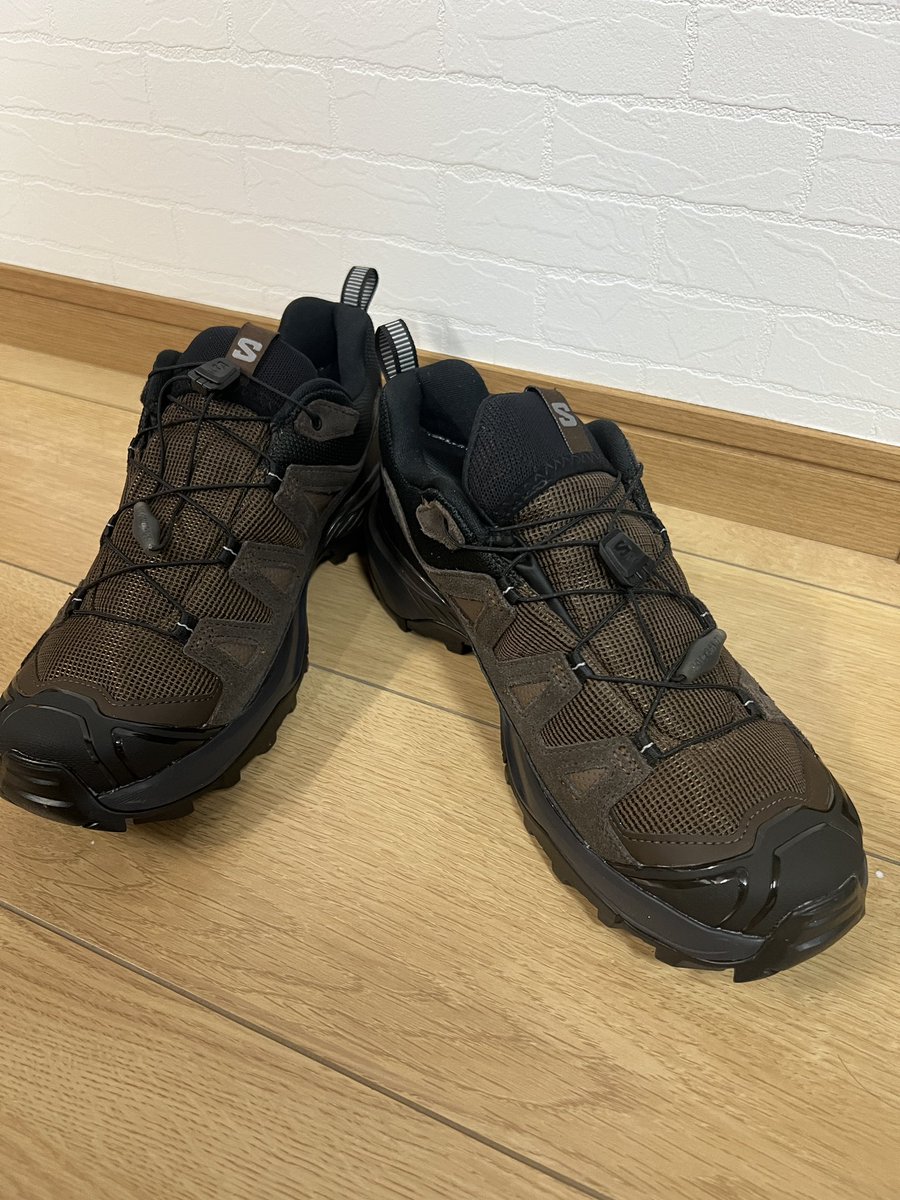 peeeeiiiint's tweet photo. ずいぶ���前ですが‥いい誕生日でした☺️
仕事の靴ボロボロだったので👞 https://t.co/kHRHTNnv7a