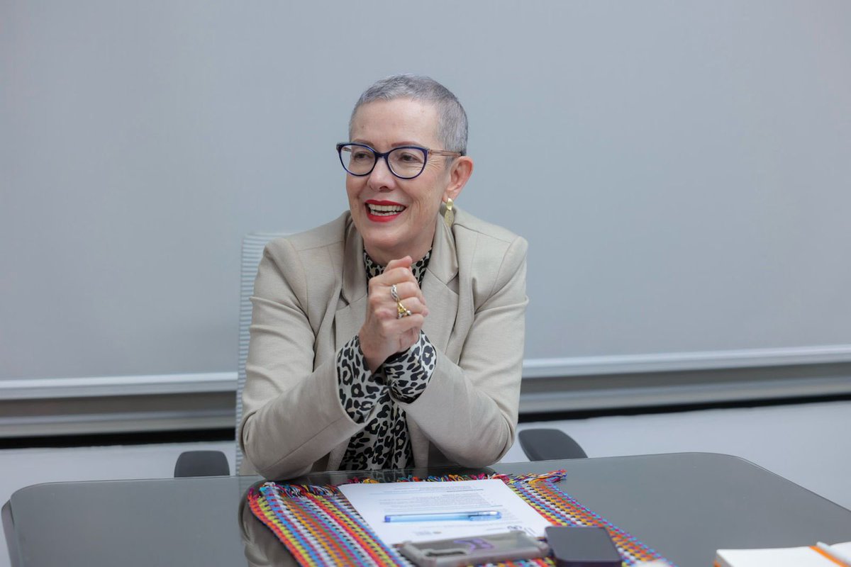 MINECOGT's tweet photo. ✨ En Guatemala, cerrar las brechas económicas para las mujeres es una prioridad.

Desde mineco avanzamos con @IPEGuatemala . Hoy la Viceministra de Desarrollo de la Mipyme, Elizabeth Ugalde, se reunió con la representante del Banco Interamericano de Desarrollo en Guatemala, Ignez Tristao, para revisar los esfuerzos de más de 10 instituciones públicas y privadas.

Seguimos trabajando para que más mujeres tengan acceso a financiamiento, empleo y oportunidades que impulsen su desarrollo.

#MujeresEmpoderadas #MINECO #Guatemala