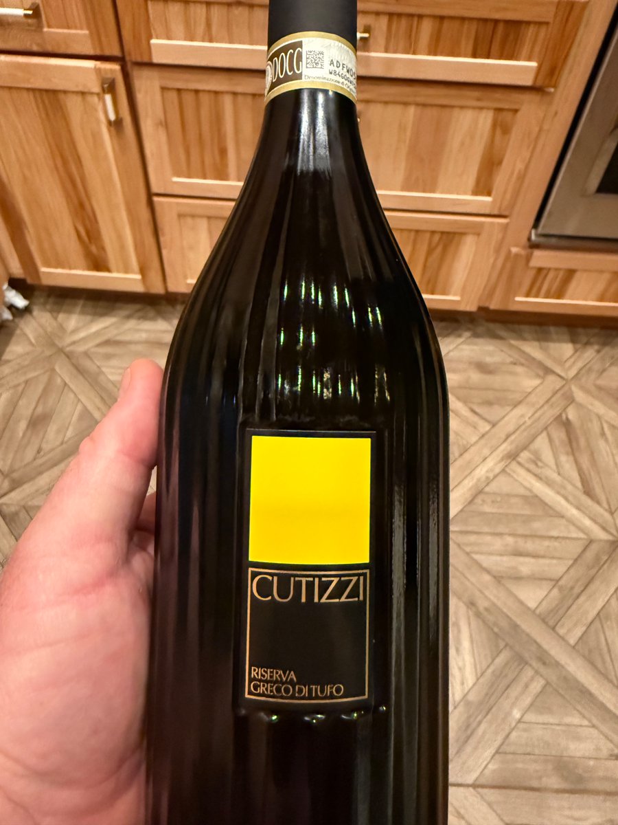 This is good, nice body, nice minerality,  bit citrusy, nice lemon notes, good acidity. Has a tiny tinge of a bitter aftertaste that I could do without.