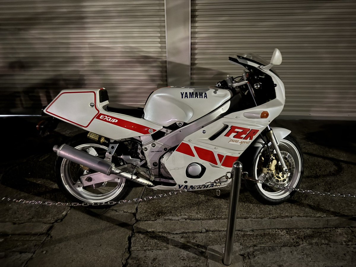 MxUxu3s's tweet photo. 10代の時に憧れたけど✨
お金を貯めきれず💴⤵︎
買えなかった😂凄いバイク発見💡
コチラのオーナーさん最高🙌
ほとんどキズが無い?スゲェ〜👏
#休日どうでしょう
#YAMAHA
#FZR
#EXUP https://t.co/ymejV4PnUK