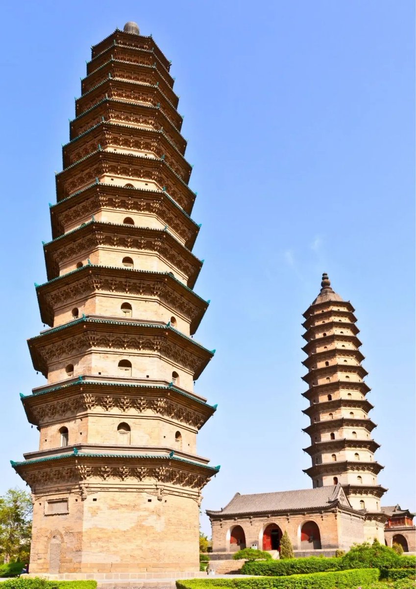 山西•太原
永祚寺双塔（明）