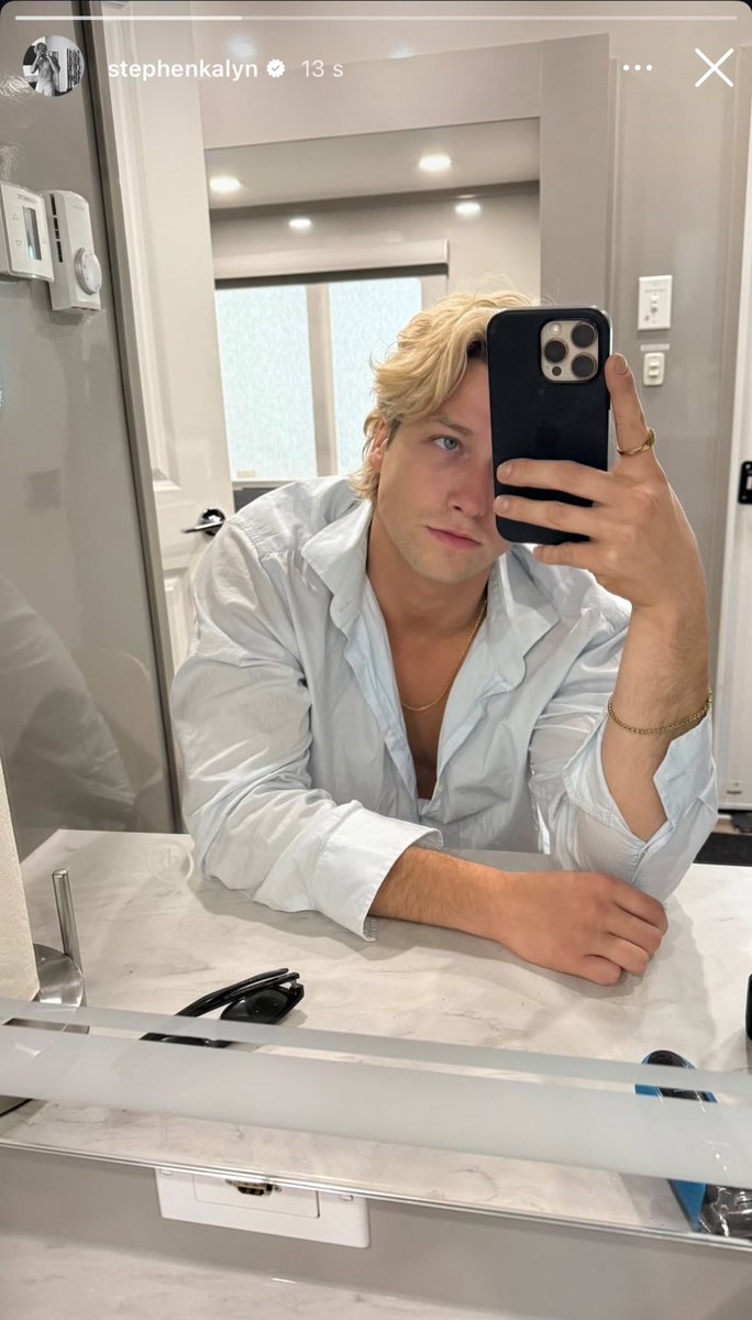 infoskalynbr's tweet image. SOCORROOOO! É o homem mais lindo do mundo ❤️✨

📸| Stephen via stephenkalyn (instagram stories).