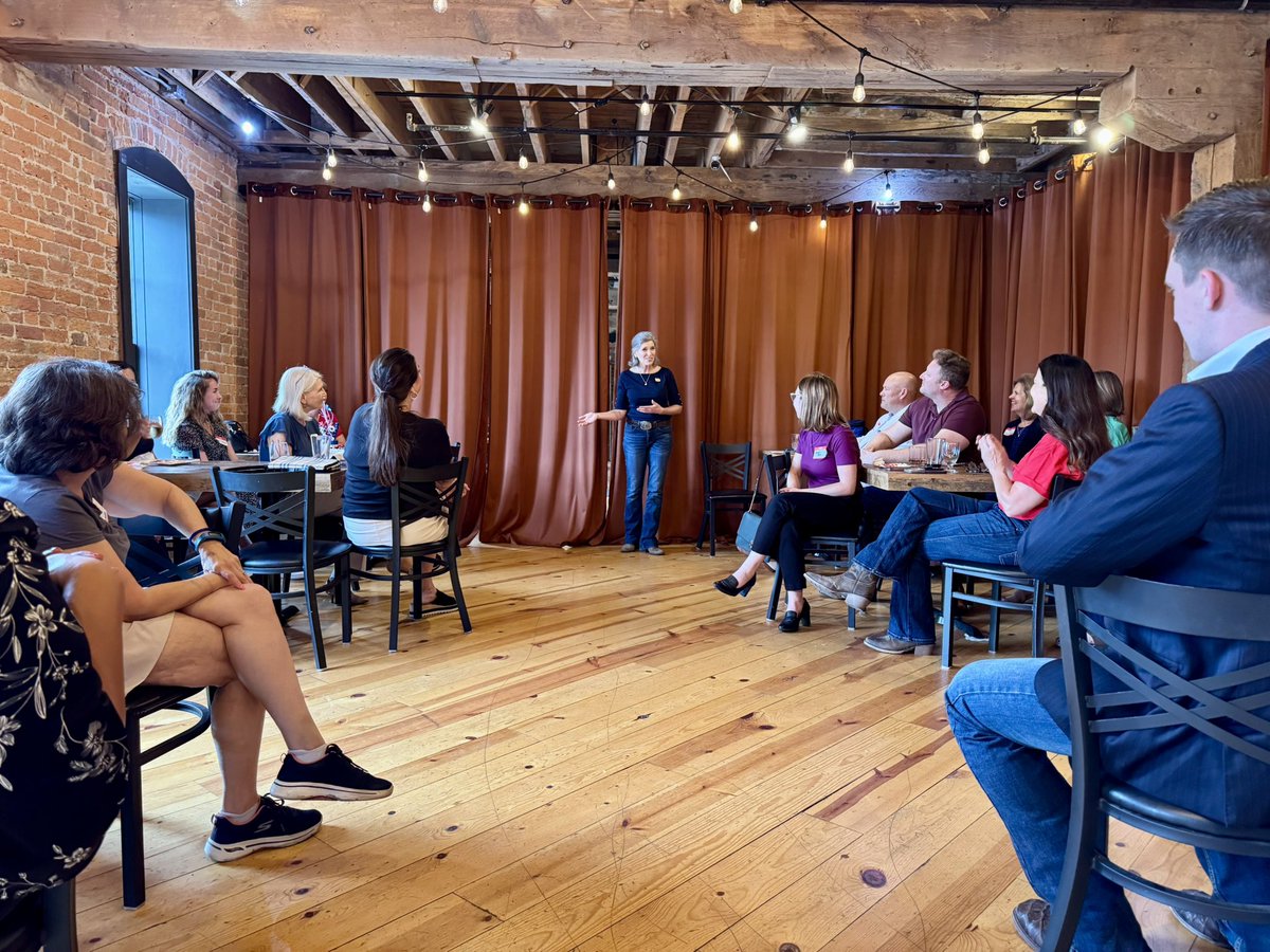 joniernst's tweet image. I had a blast visiting with the Capitol Region Republican Women this evening — keep up the momentum, ladies!