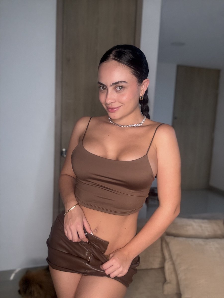 imemilyblue's tweet photo. cum take it off piece by piece, u down? https://t.co/thypR6Nh8u