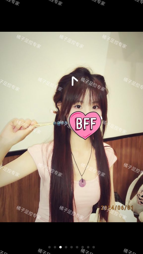 jackchen770's tweet photo. 母狗裸足展示，转圈，脚底，反差中的反差，听话秀足。#裸足 https://t.co/ym7fHArkHx