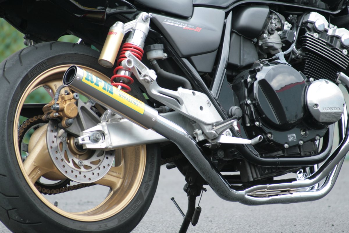 HONDA CB400SF VTEC［NC39］ 響き渡るサウンドで、旅はもっと心躍る