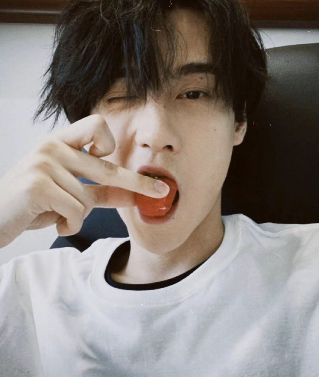 xuningarchive's tweet photo. Hi! This account is dedicated to posting tian xuning’s archived and future posts! This acc will be a fully tian lei dedicated acc only.

#TianXuning #田栩宁 https://t.co/Le2j47xuxP
