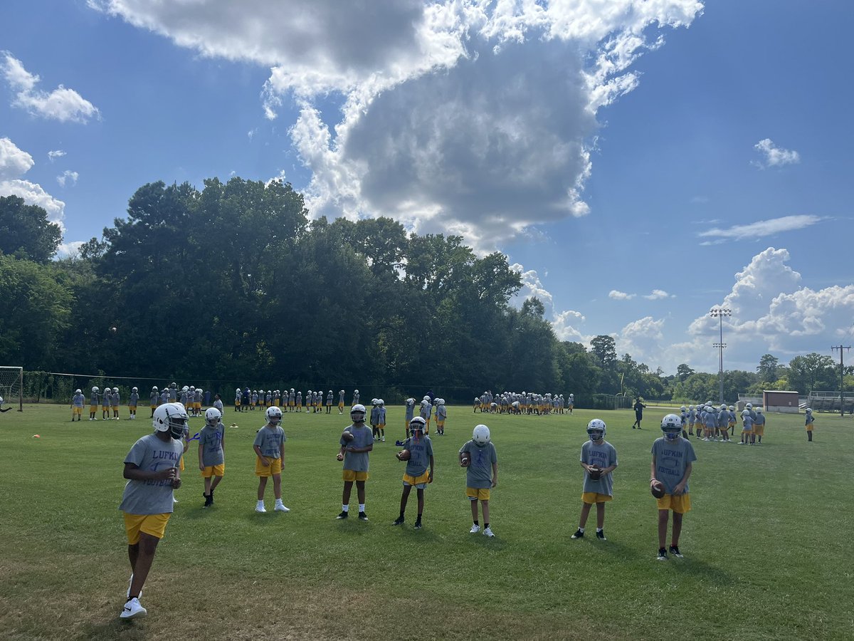 WellsAmark24's tweet photo. LMS is under way for the season!
@abseckLPFB @AyoMrRogers @CoachLambino @DannyCowgill44 https://t.co/6ZitRgCx2Q