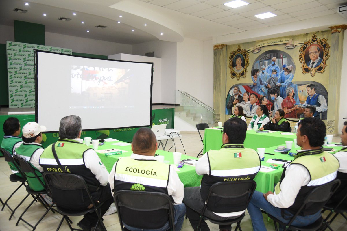 ¡Fortaleciendo la cercanía y el respeto! 🌟 

El Ayuntamiento de Soledad capacita a sus servidores públicos en Derechos Humanos para brindar un trato digno y cercano a la ciudadanía. 

#SoledadCercaDeTi
#SoledadSinLimites