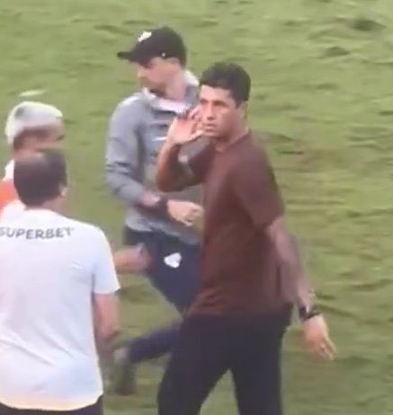 callwrii's tweet photo. - quebrou o tabu em itaquera 
- supercopa em cima do palmeiras 
- ajudou a tirar o jandrei do sao paulo
- venceu o corinthians mais uma vez

falem do carpini mas falem baixo. https://t.co/c2zijoxFT9