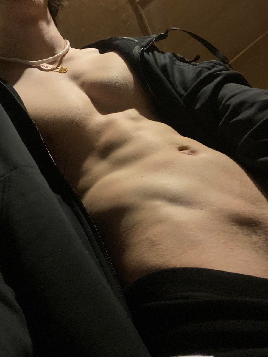 Finefinns's tweet photo. โBlake Woodโ would have a current new girlfriend who heโs already lost control of as sheโs already cucking him. From watching the videos heโs slowly turned bisexual. He goes out by himself as Violet goes out somewhere unknown to him #openroleplay #openrp #nsfwtwt https://t.co/CpUXEwKdTi
