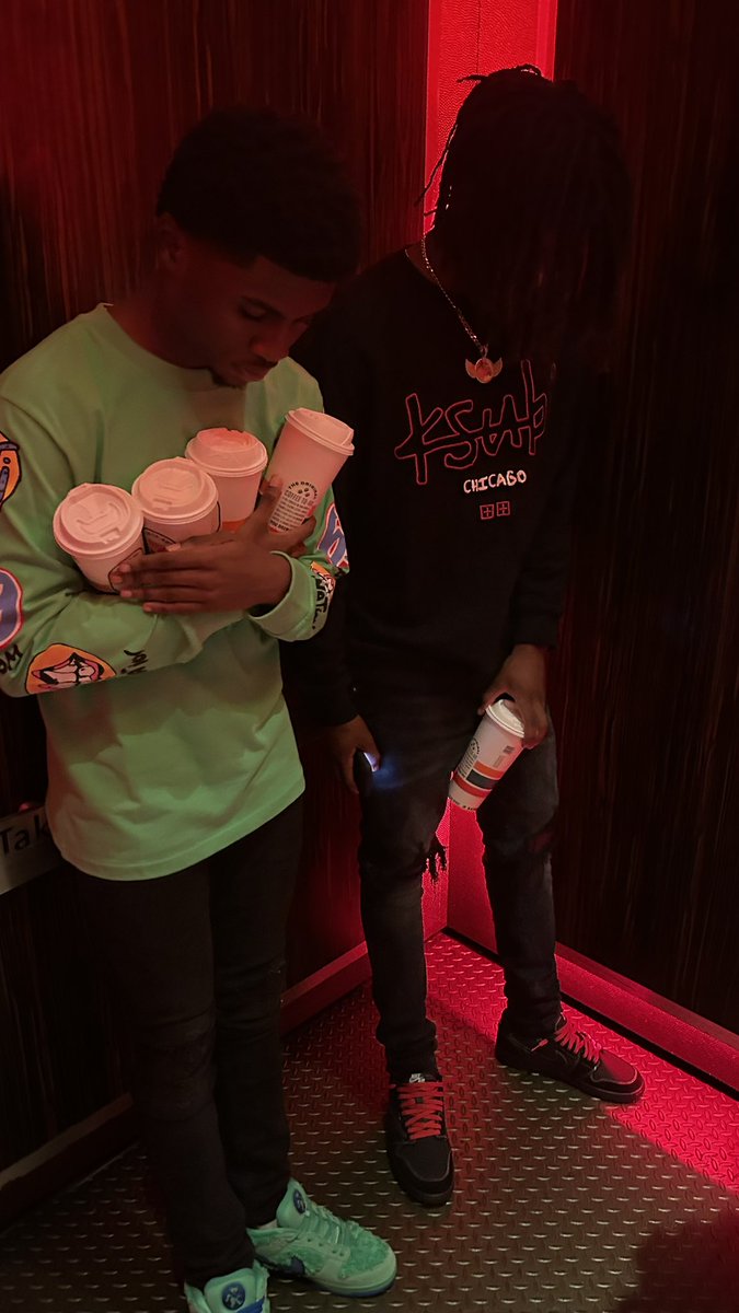young1n__'s tweet photo. Vultures https://t.co/tXy5KLf8fL