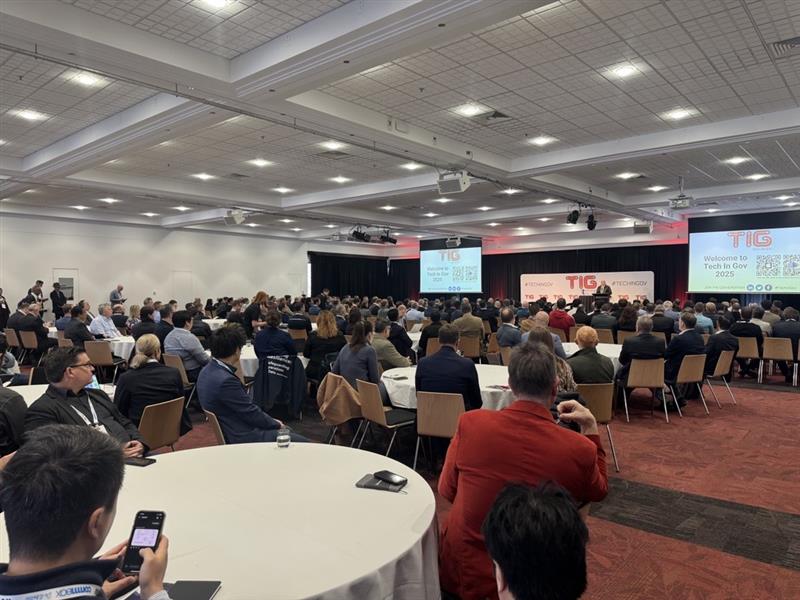 Techingov_AU's tweet image. What a start to Day 1 at #TechinGov!

The plenary set the tone with insights from ASD, Google Cloud, Workato, Home Affairs. 

Explore 120 tech suppliers and more sessions still to come.

📍Near NCC? Register FREE now: bit.ly/4lrvnRS