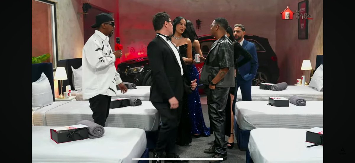 Es que ni uno para hacerle la maldad a kilos mortales, ya con ir a esa “casa” ella sola se jodio la vida jajaja, el confesionario es un carro al lado de las camas, los baños también quedan al lado de las camas, esa es la casa que tanto presumía 😹
#NoTeInforma