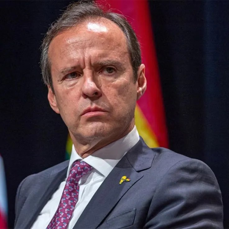 Durante los últimos años y especialmente a lo largo de esta campaña, a mi y a muchos bolivianos nos ha quedado claro que Samuel Doria Medina y Tuto Quiroga no son lo mismo y no son tampoco ni parecidos en las cosas esenciales de la política.                facebook.com/share/p/1AzSfg…