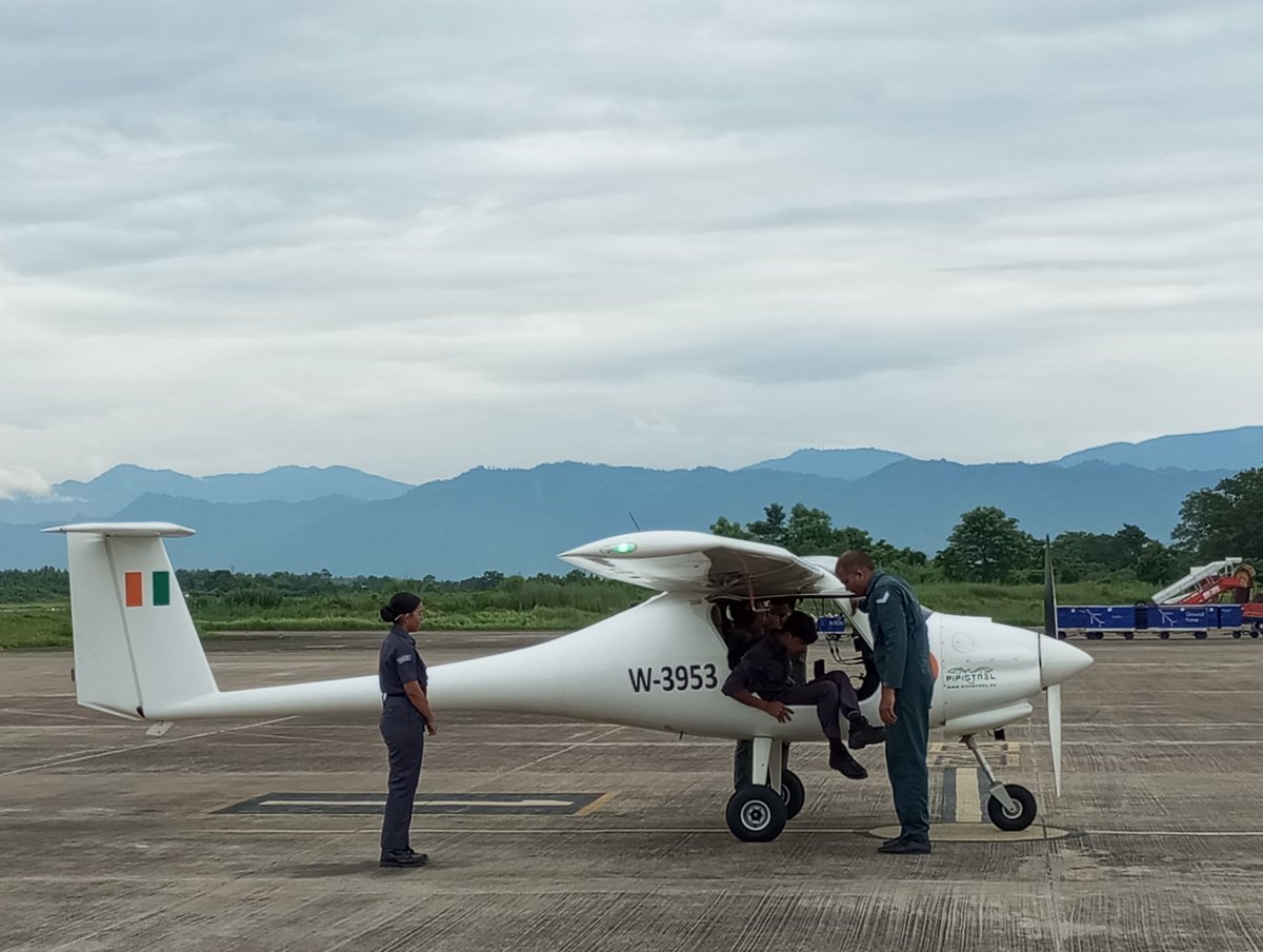 nccner's tweet photo. 🚁 Flying High!
1 Nagaland Air Sqn NCC, Dimapur gave Air Wing cadets of Livingstone School thrilling flying exposure on 11 Aug 2025.
07 cadets (04 JW + 03 JD) took to the skies, logging a total of 03 hrs of flying. ✈️✨
#NCC #FlyingTraining #Dimapur #YouthInAction
@HQ_DG_NCC @proshillong @prodefkohima