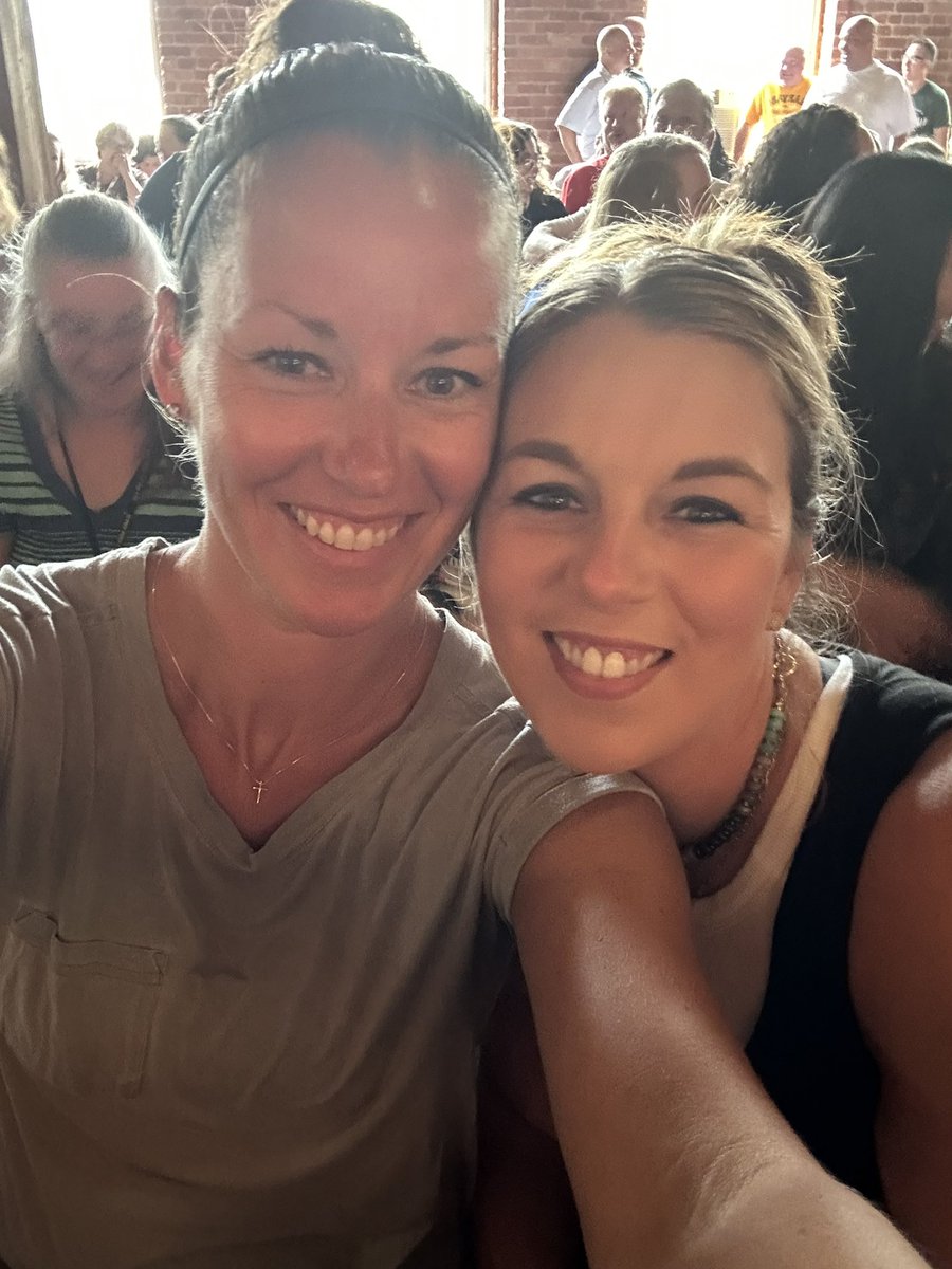 Checking up on this one for the next 21 days for our gratitude challenge <a href="/DevinCHughes/">Devin C. Hughes</a> <a href="/HarvardD50/">Harvard CUSD 50</a> #gratitude #harvardrising