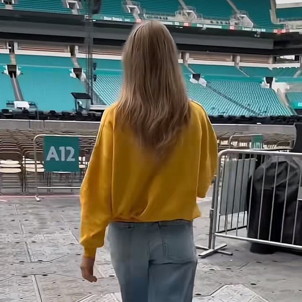 NO SHES PSYCHO SO CRAZY