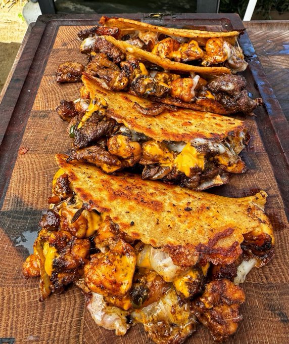 FoodPleaser's tweet photo. These tacos look amazing https://t.co/PLLF2f6MGV