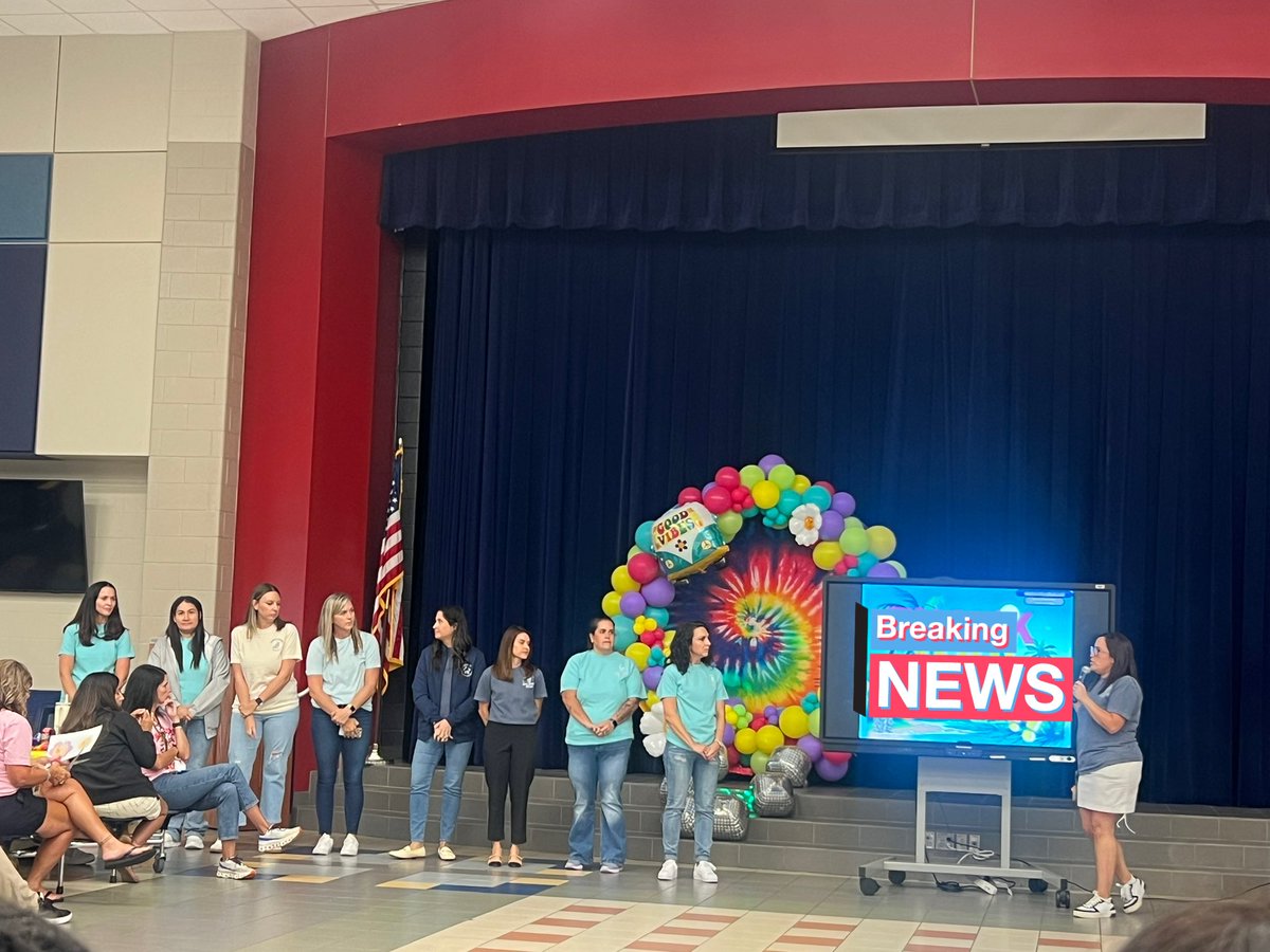 lsaintes's tweet photo. Our @WarnerCFISD PTO is phenomenal. Thankful for all the time and effort these ladies put into taking care of us! #WarnerPride https://t.co/xNHlaUgbvm
