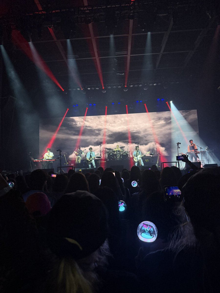 MOONCNTWLL's tweet photo. It’s been 3 days since I saw Xdinary heroes and I still can’t get over it💔 https://t.co/8Hy6cBh2DU