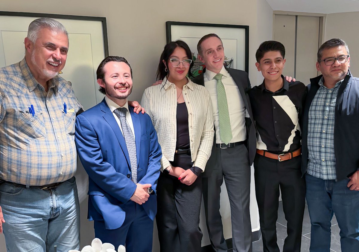 Tuve una reunión con el Diputado Federal <a href="/NarroJose/">José Narro Céspedes</a>, para trabajar en temas clave de movilidad en la #CDMX, especialmente para fortalecer el <a href="/MetroCDMX/">MetroCDMX</a> en materia de servicio y seguridad.
Agradezco profundamente el apoyo y el respaldo de nuestra Jefa de Gobierno, <a href="/ClaraBrugadaM/">Clara Brugada Molina</a>,